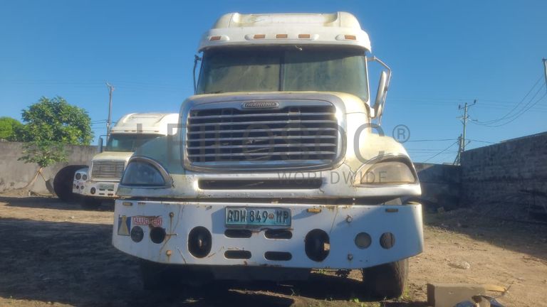 FREIGHTLINER Columbia - 2005