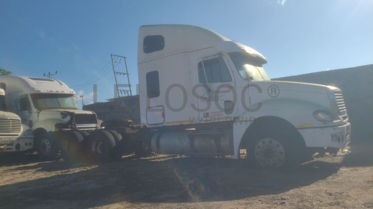 FREIGHTLINER Columbia - 2005