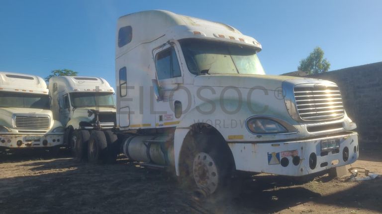 FREIGHTLINER Columbia - 2005
