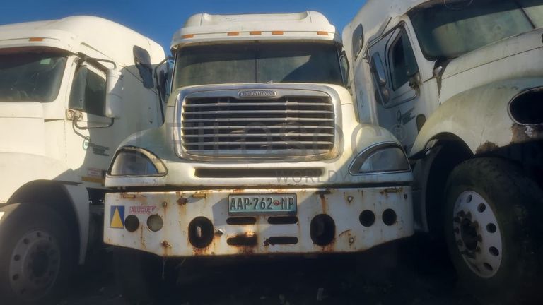 FREIGHTLINER CL120645T - 2003