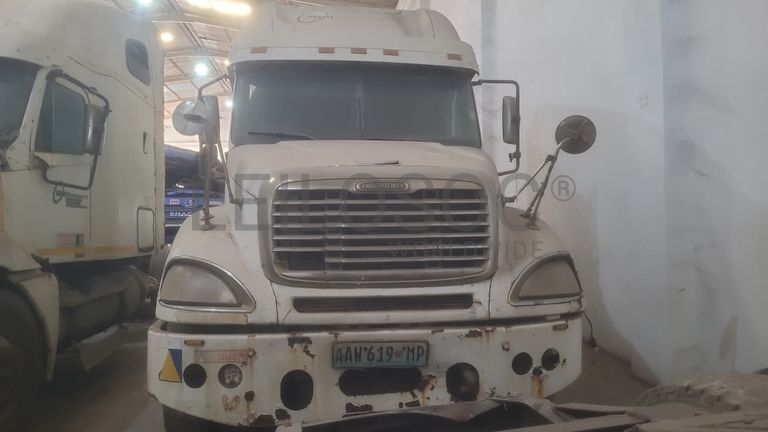 FREIGHTLINER CL120645T - 2005