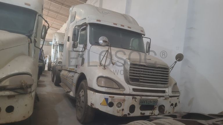 FREIGHTLINER CL120645T - 2005