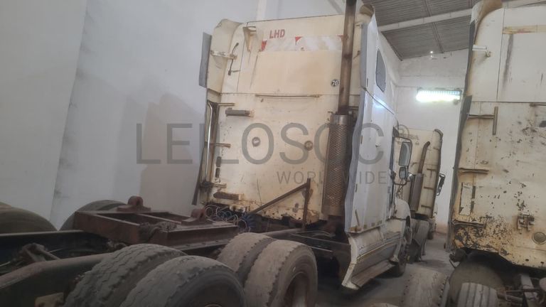 FREIGHTLINER CL120645T - 2005