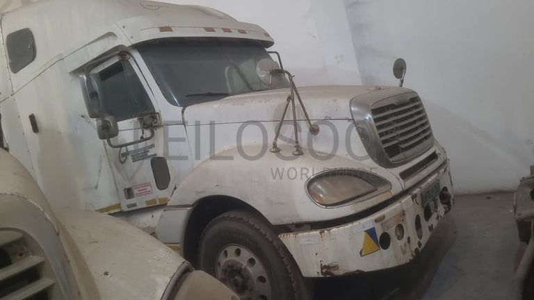 FREIGHTLINER CL120645T - 2005