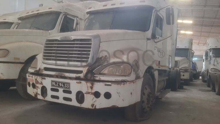 FREIGHTLINER CL120645T - 2001