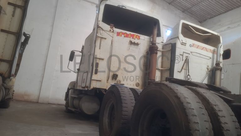 FREIGHTLINER CL120645T - 2001