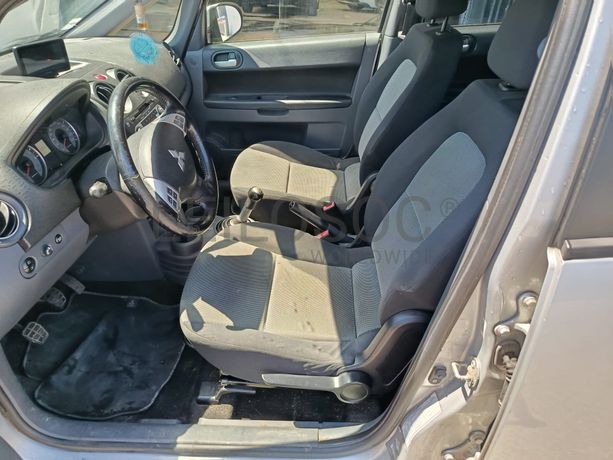 Mitsubishi Colt · Ano 2011