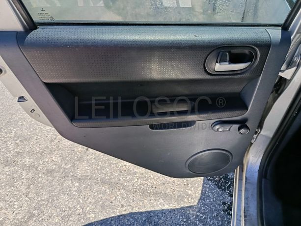 Mitsubishi Colt · Ano 2011