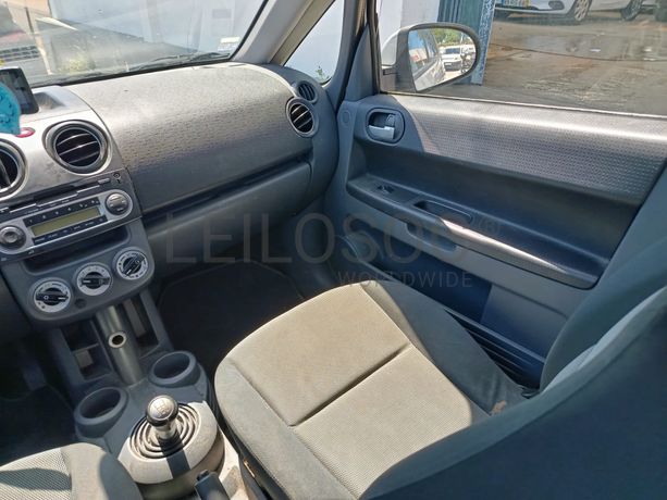 Mitsubishi Colt · Ano 2011