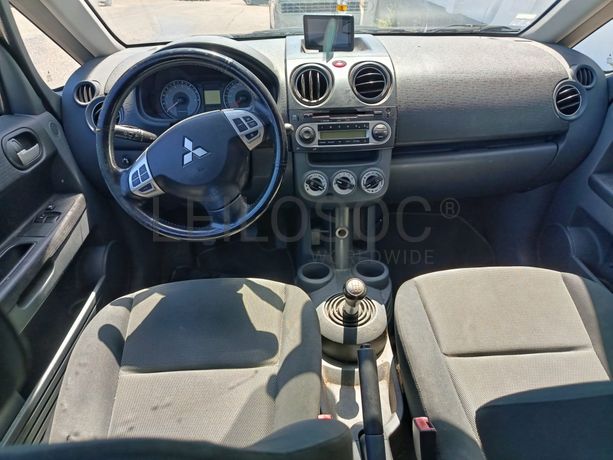 Mitsubishi Colt · Ano 2011