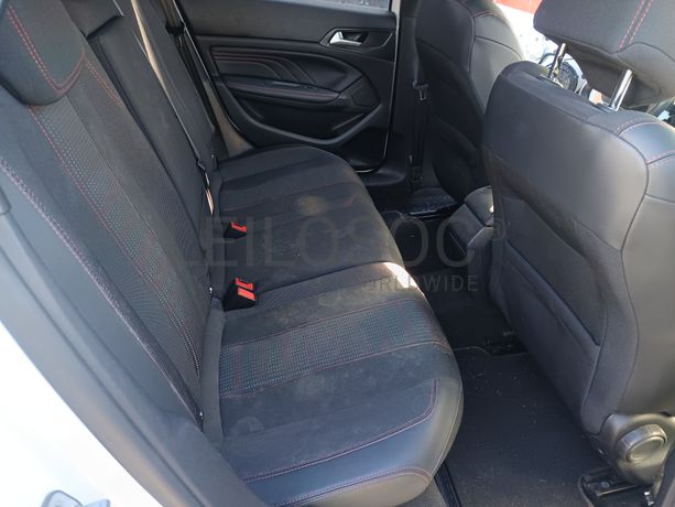 Peugeot 308 · Ano 2014