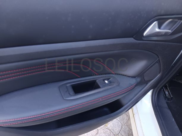Peugeot 308 · Ano 2014