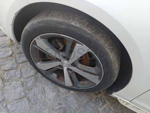 Peugeot 308 · Ano 2014