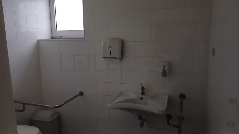 Loja + Equipamento de Hotelaria · Vieira do Minho