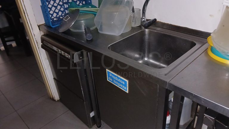 Loja + Equipamento de Hotelaria · Vieira do Minho