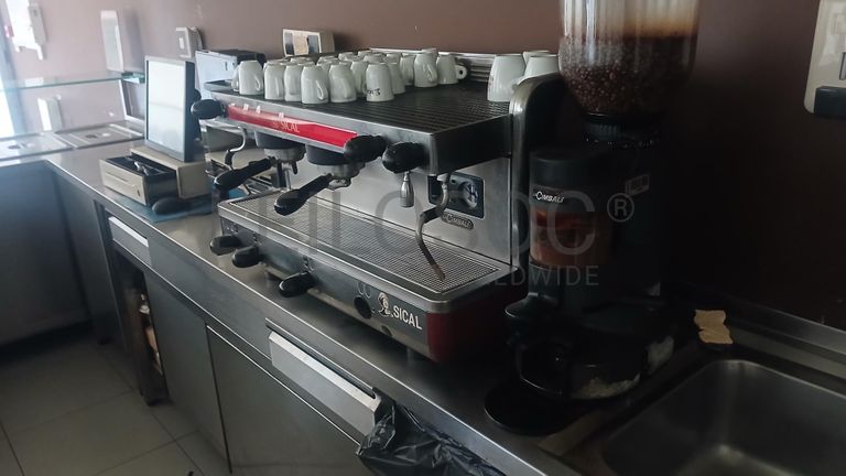 Loja + Equipamento de Hotelaria · Vieira do Minho