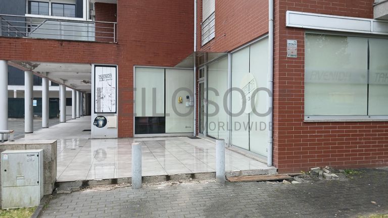 Loja + Equipamento de Hotelaria · Vieira do Minho