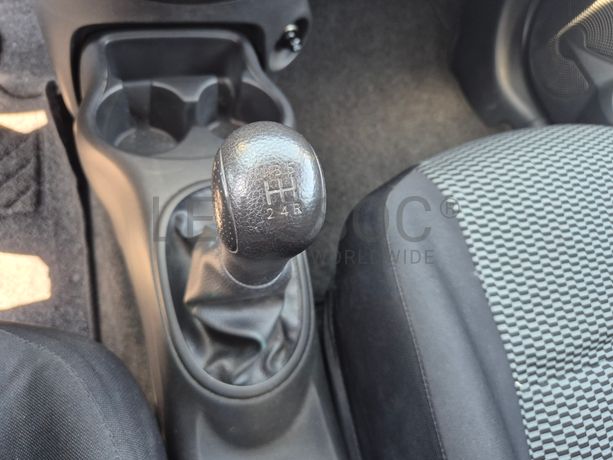 Nissan Micra · Ano 2016