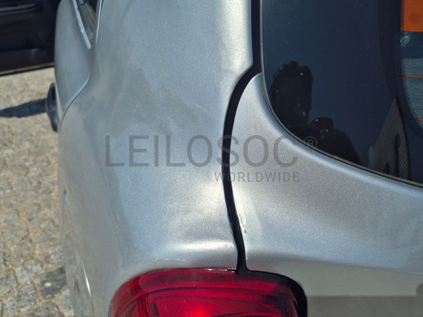 Nissan Micra · Ano 2016