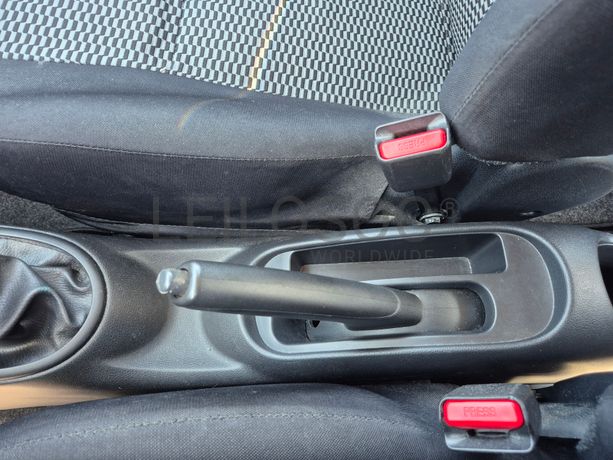 Nissan Micra · Ano 2016