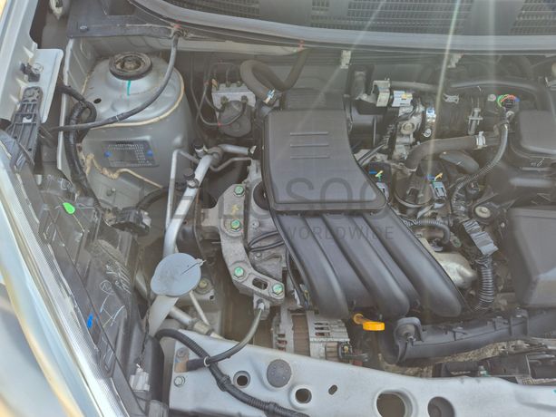 Nissan Micra · Ano 2016