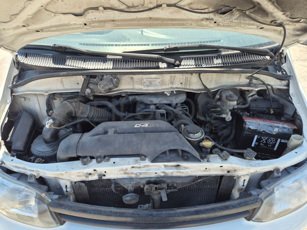 Toyota Hiace · 9 Lugares · Ano 2006