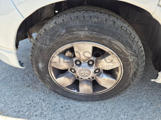 Toyota Hiace · 9 Lugares · Ano 2006