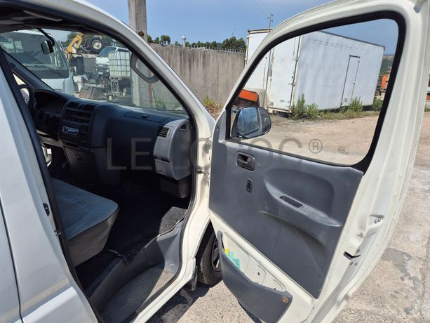 Toyota Hiace · 9 Lugares · Ano 2006