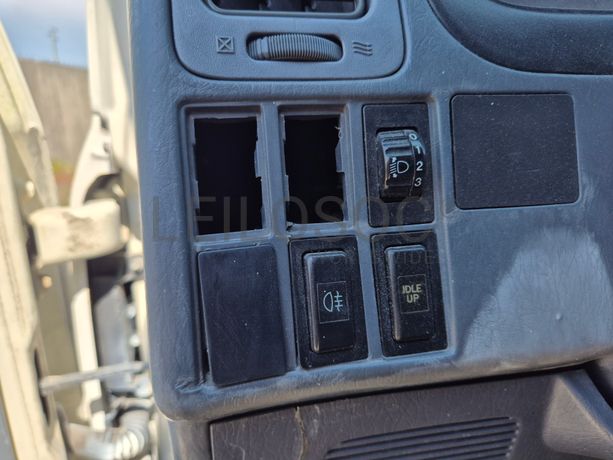 Toyota Hiace · 9 Lugares · Ano 2006