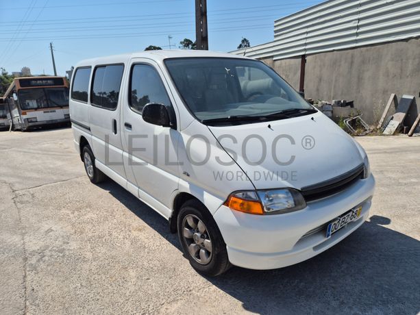 Toyota Hiace · 9 Lugares · Ano 2006