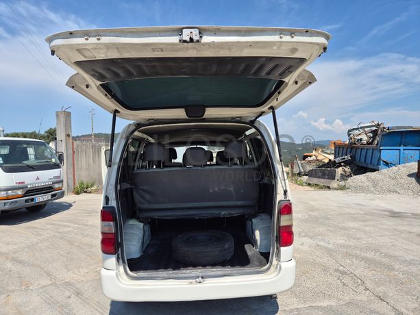 Toyota Hiace · 9 Lugares · Ano 2006