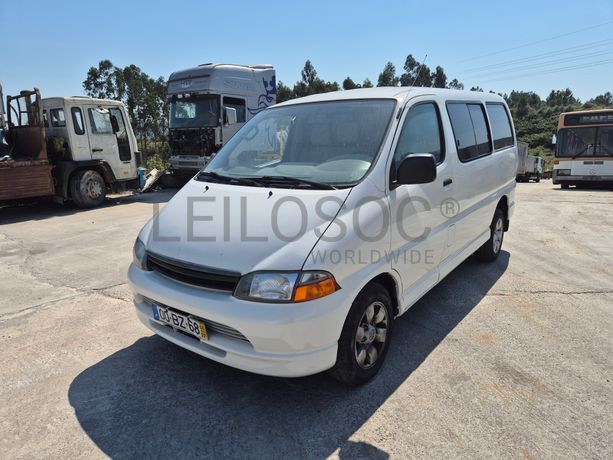 Toyota Hiace · 9 Lugares · Ano 2006