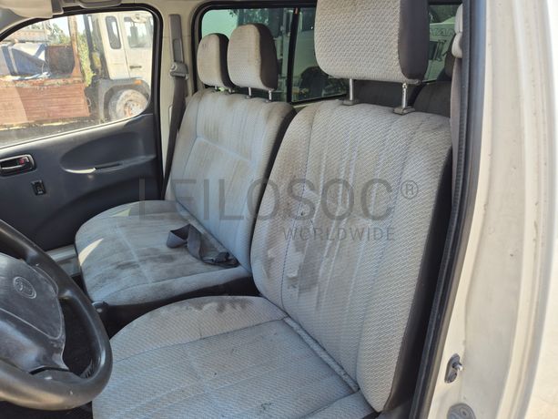 Toyota Hiace · 9 Lugares · Ano 2006