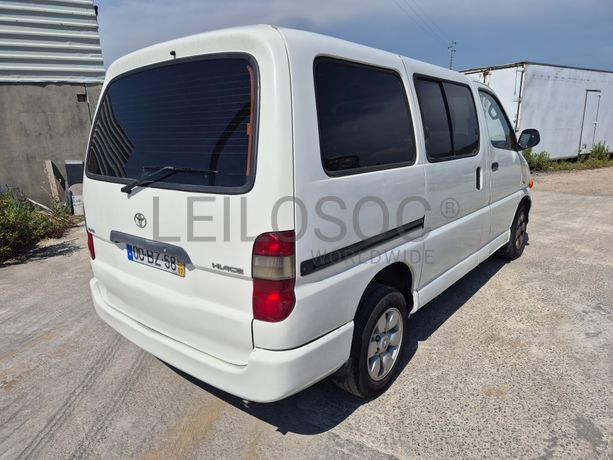Toyota Hiace · 9 Lugares · Ano 2006