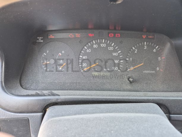 Toyota Hiace · 9 Lugares · Ano 2006