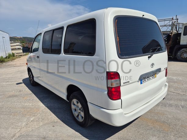 Toyota Hiace · 9 Lugares · Ano 2006
