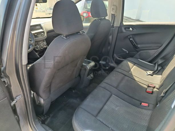 Peugeot 2008 · Ano 2013