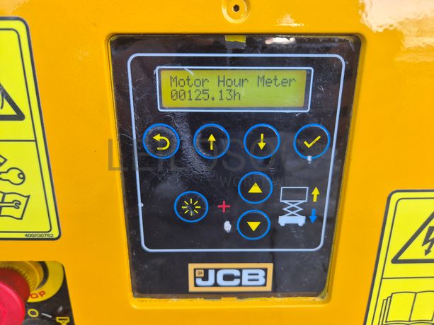 Plataforma Elevatória JCB