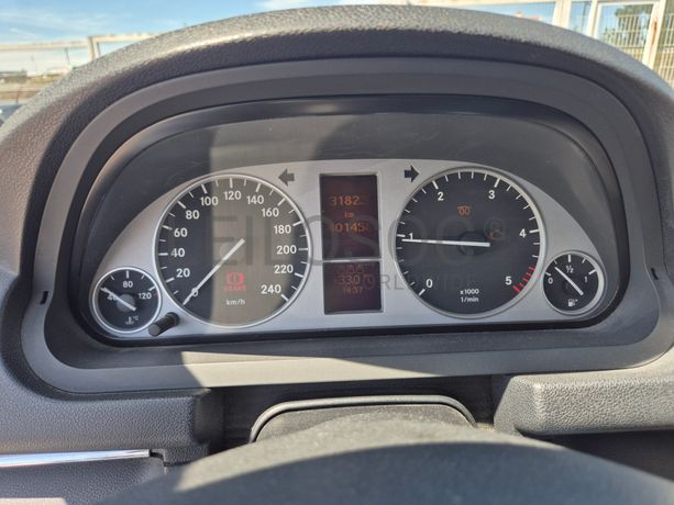 Mercedes-Benz B 180 CDI · Ano 2006
