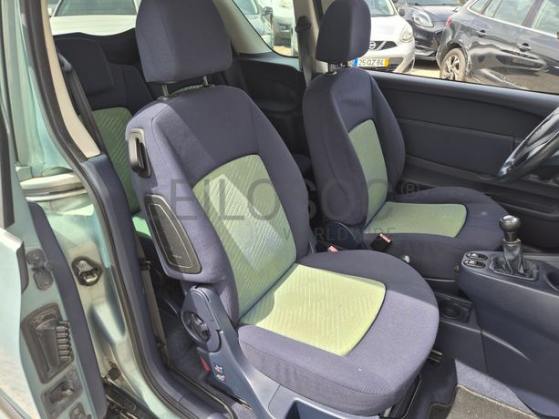 Peugeot 1007 · Ano 2006