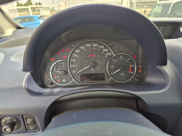 Peugeot 1007 · Ano 2006