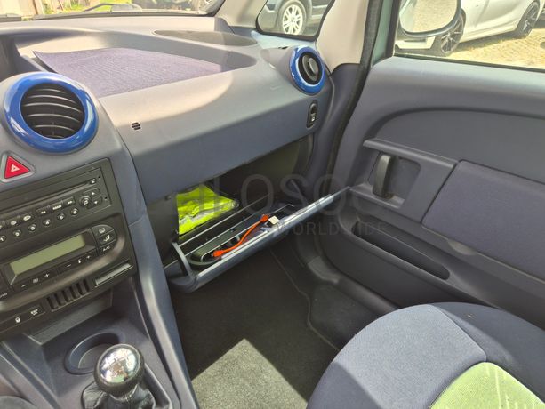 Peugeot 1007 · Ano 2006