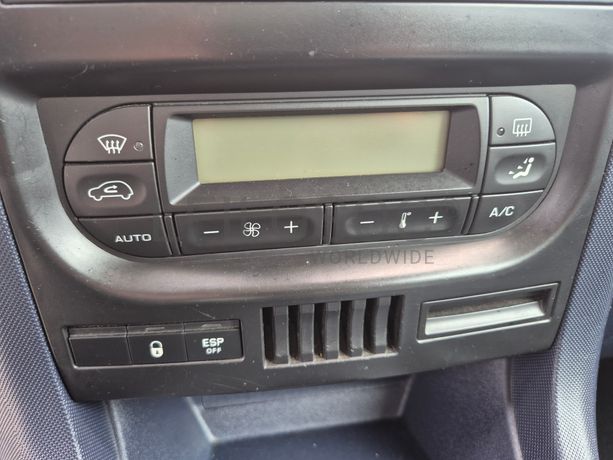 Peugeot 1007 · Ano 2006