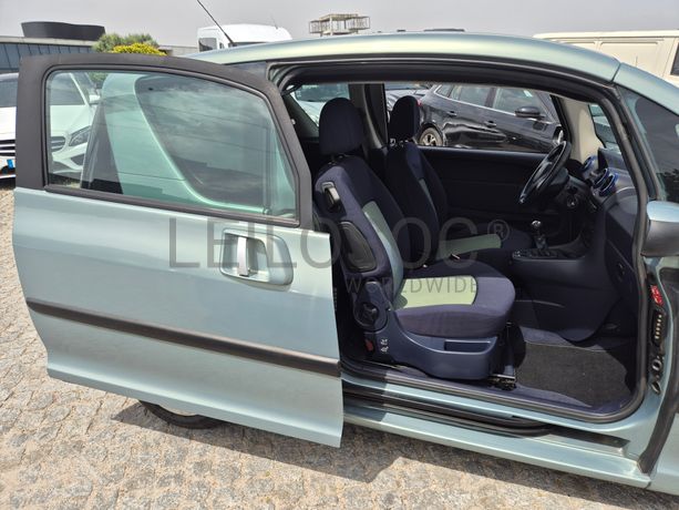 Peugeot 1007 · Ano 2006