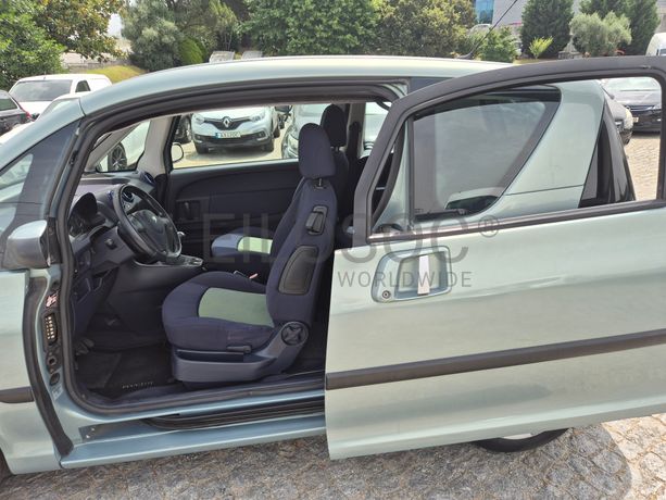 Peugeot 1007 · Ano 2006