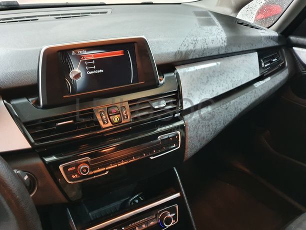 BMW 216 D · Ano 2017