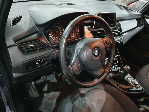 BMW 216 D · Ano 2017