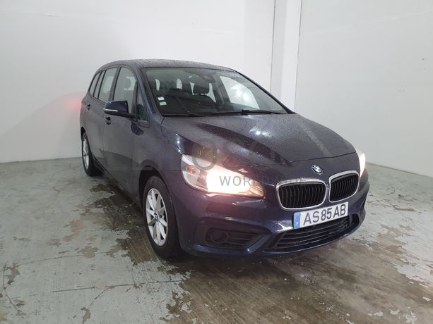 BMW 216 D · Ano 2017