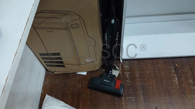 Equipamentos e Stock · Mobiliário e Decoração