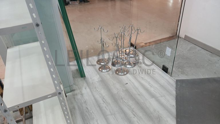Equipamentos e Stock · Mobiliário e Decoração